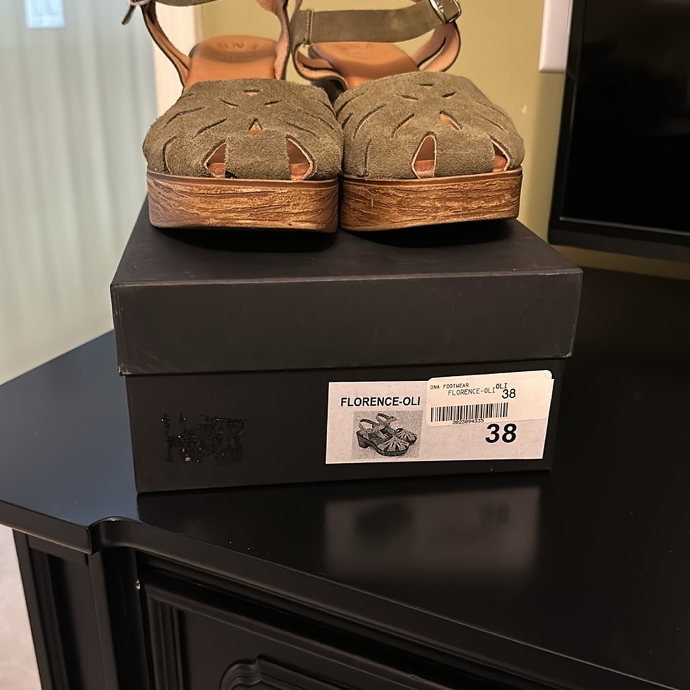 Beautiful shoes by DNA Footwear